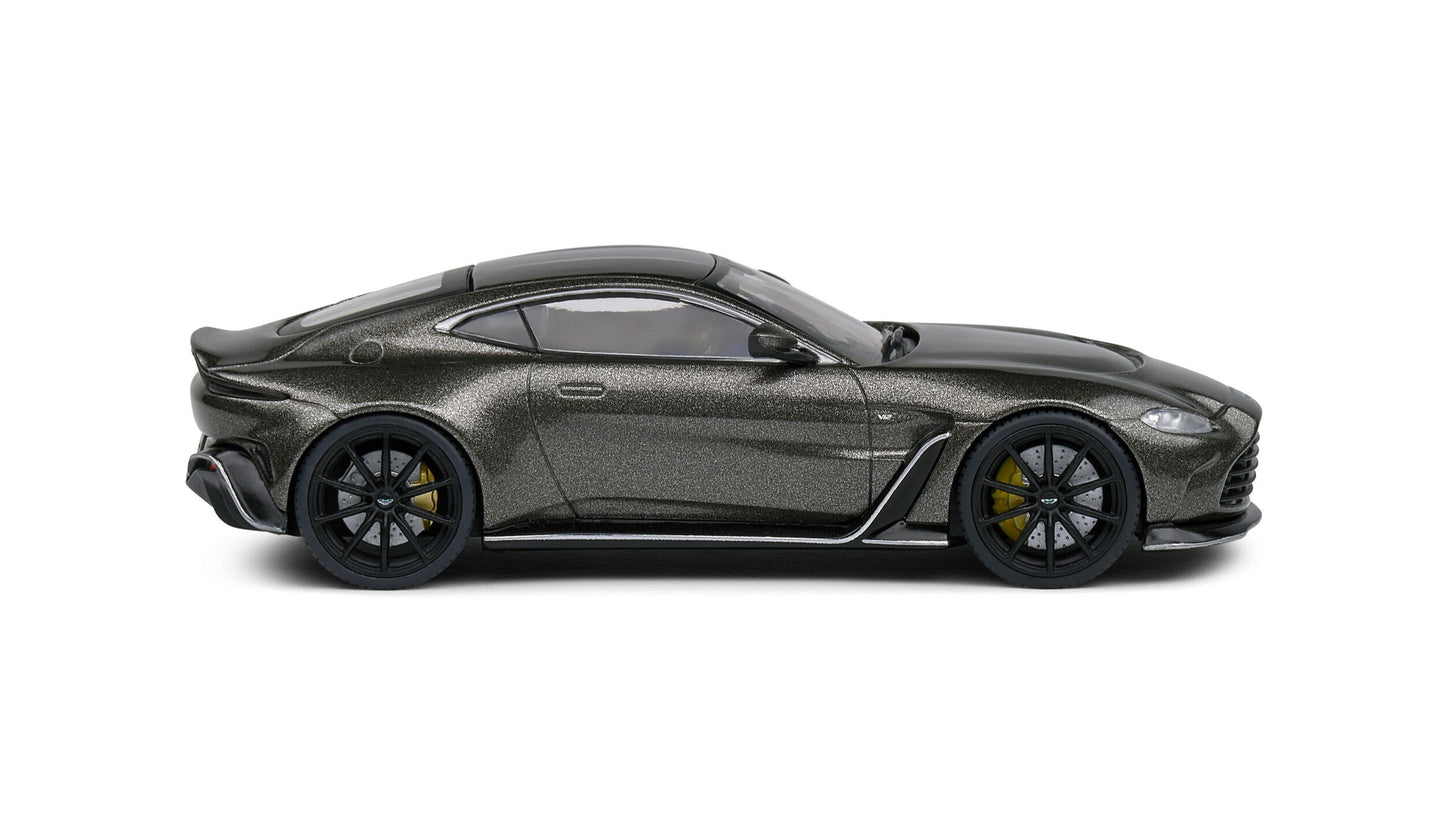 Aston Martin Vantage V12 Cumberland Grey 2023 - Solido - 1/43