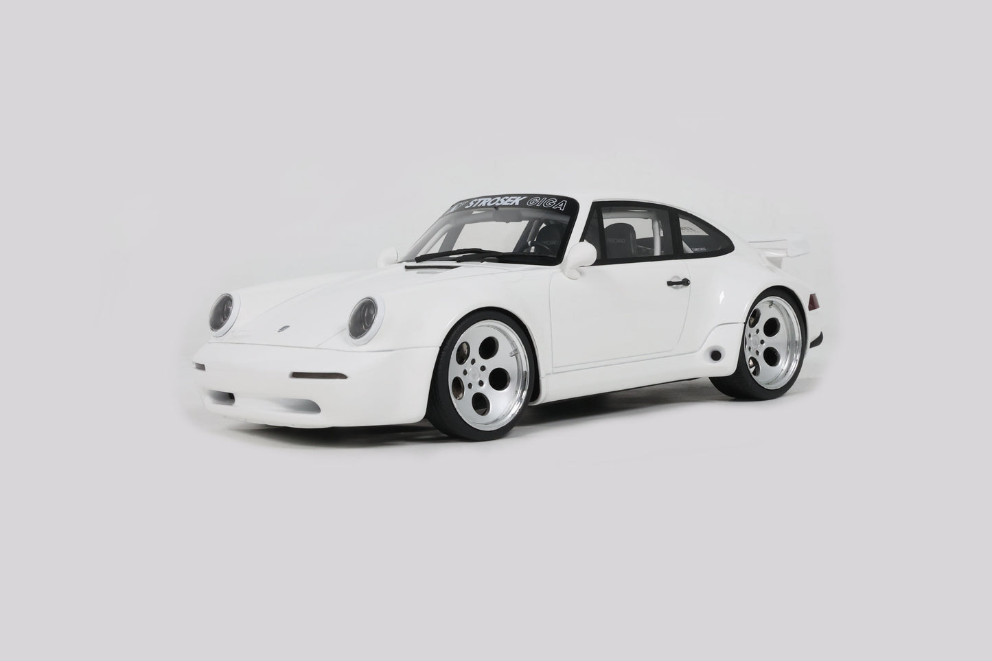 PRECOMMANDE - STROSEK GIGA WHITE 2024 - GT Spirit - 1/18