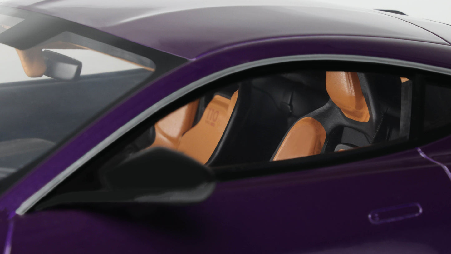 PRECOMMANDE - ASTON MARTIN VALOUR PURPLE 2023 - GT Spirit - 1/18