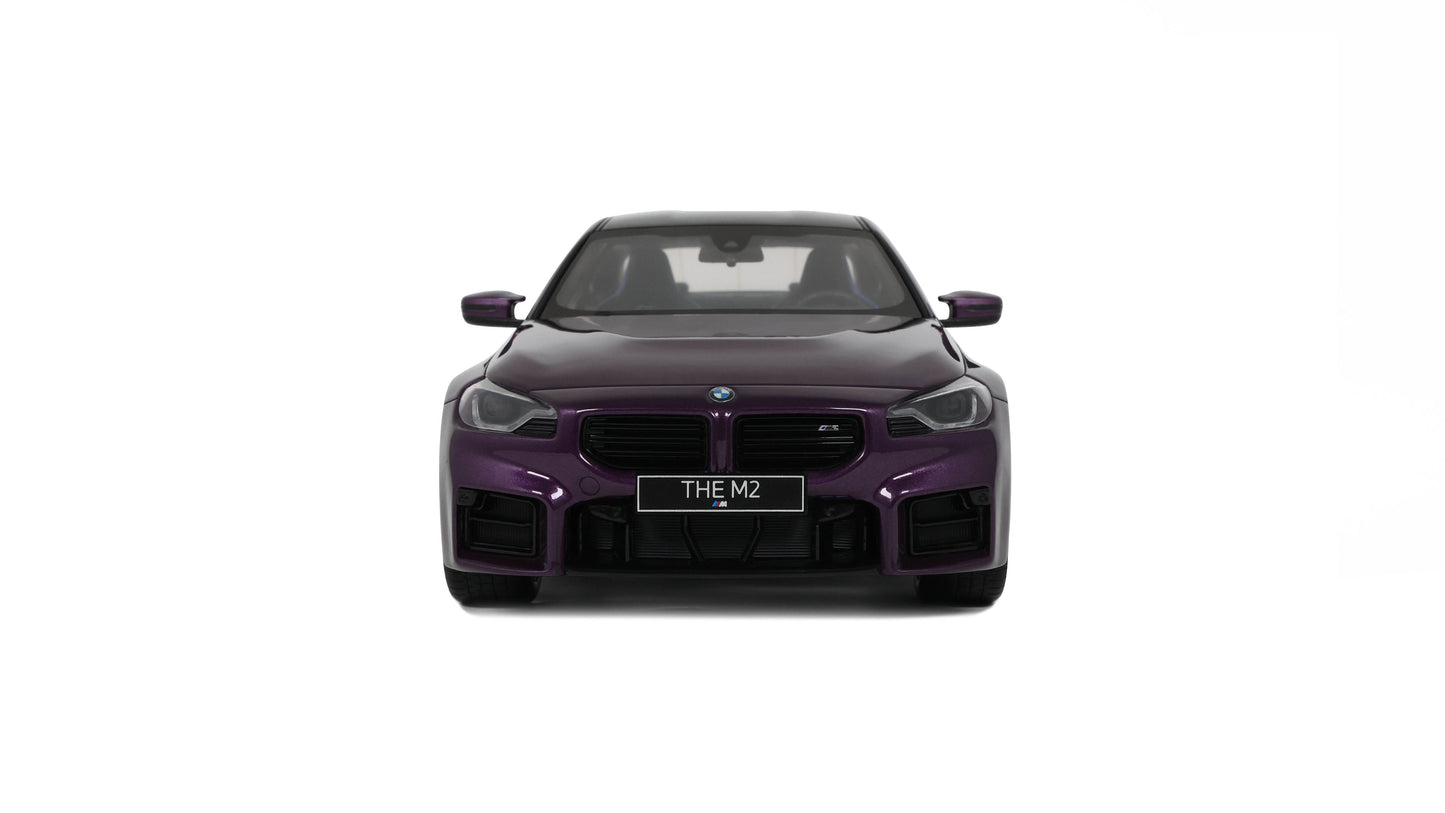 BMW M2 PURPLE 2023 - GTSpirit - 1/18