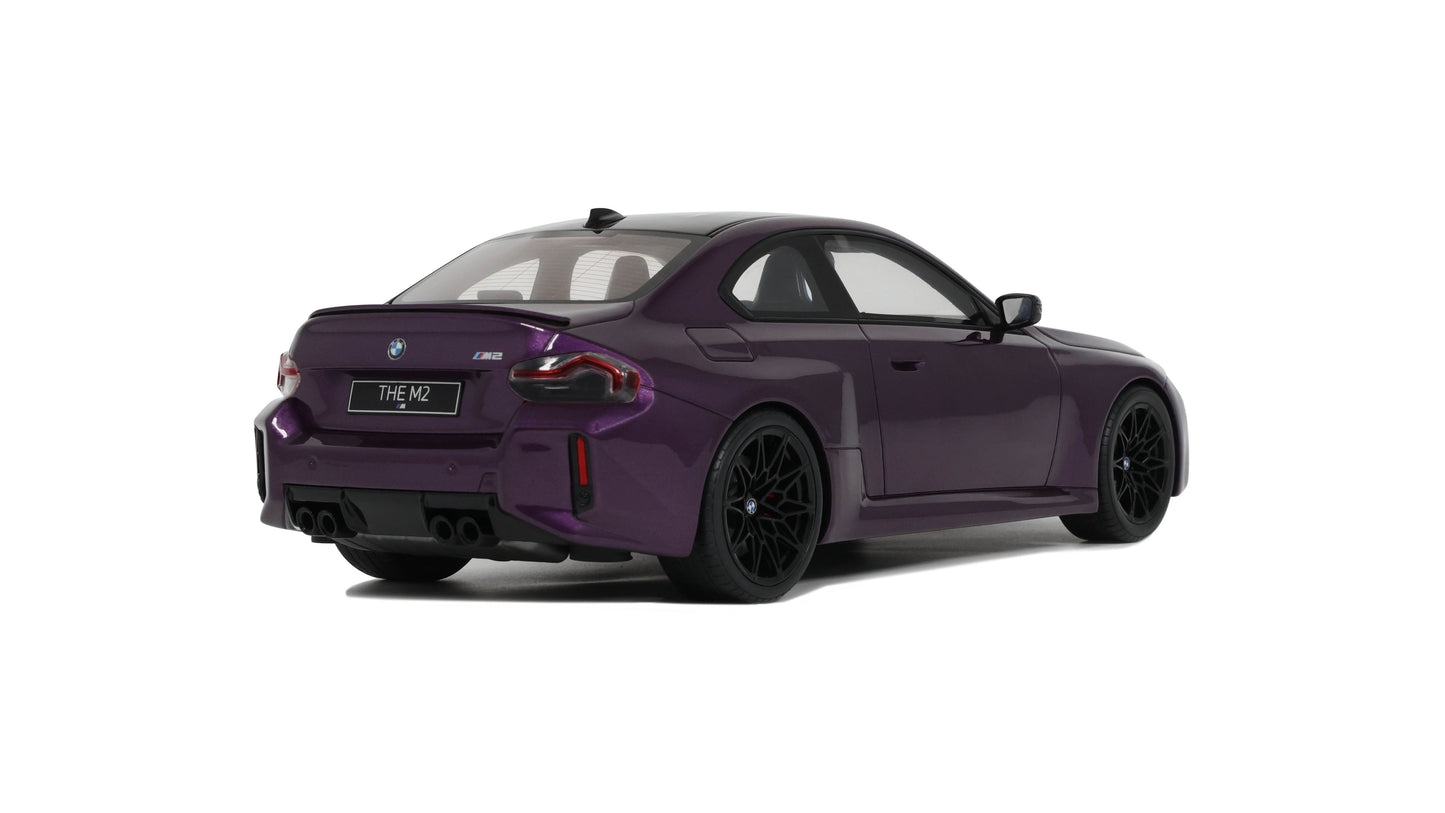 BMW M2 PURPLE 2023 - GTSpirit - 1/18