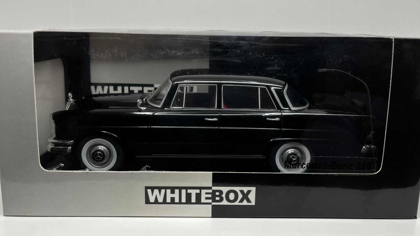 Mercedes 220 (W111) Noir 1959 - Whitebox - 1/24