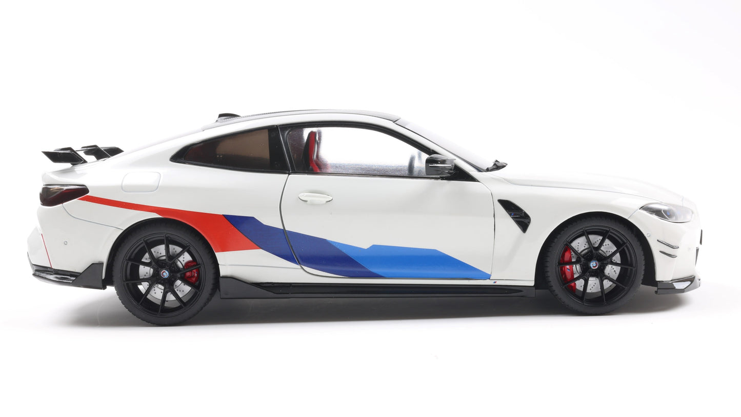 PRECOMMANDE - BMW M4 PERFORMANCE PARTS WHITE & M DECO 2025 - Solido - 1/18