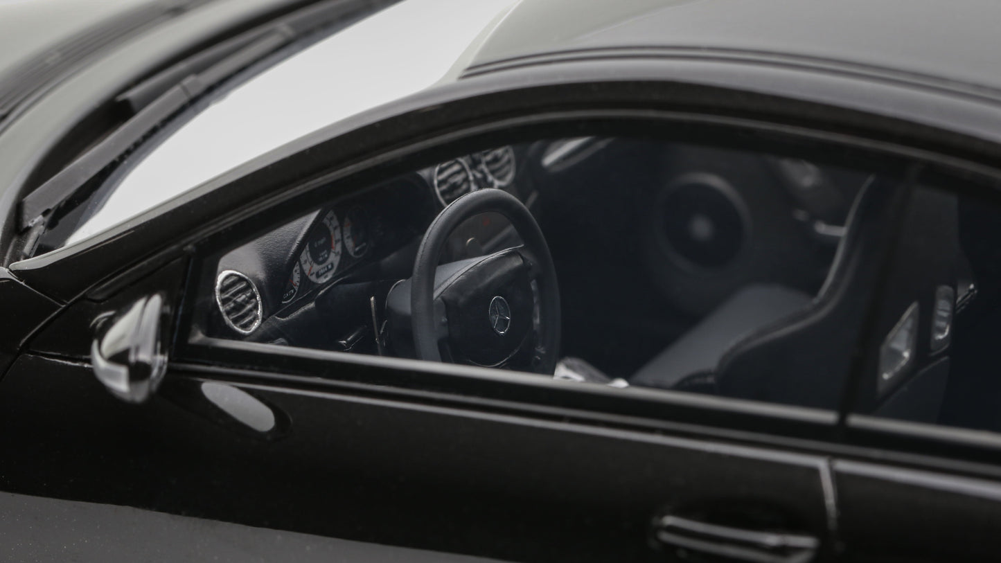 MERCEDES-BENZ C209 CLK DTM AMG COUPE OBSIDIAN BLACK METALLIC 200 - Ottomobile - 1/18
