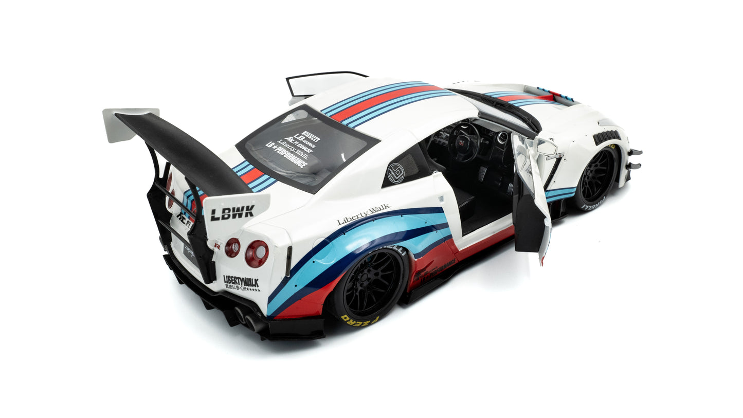 PRECOMMANDE - NISSAN GT-R (R35) W/ LIBERTY WALK BODY KIT 2.0 M 2024 - Solido - 1/18
