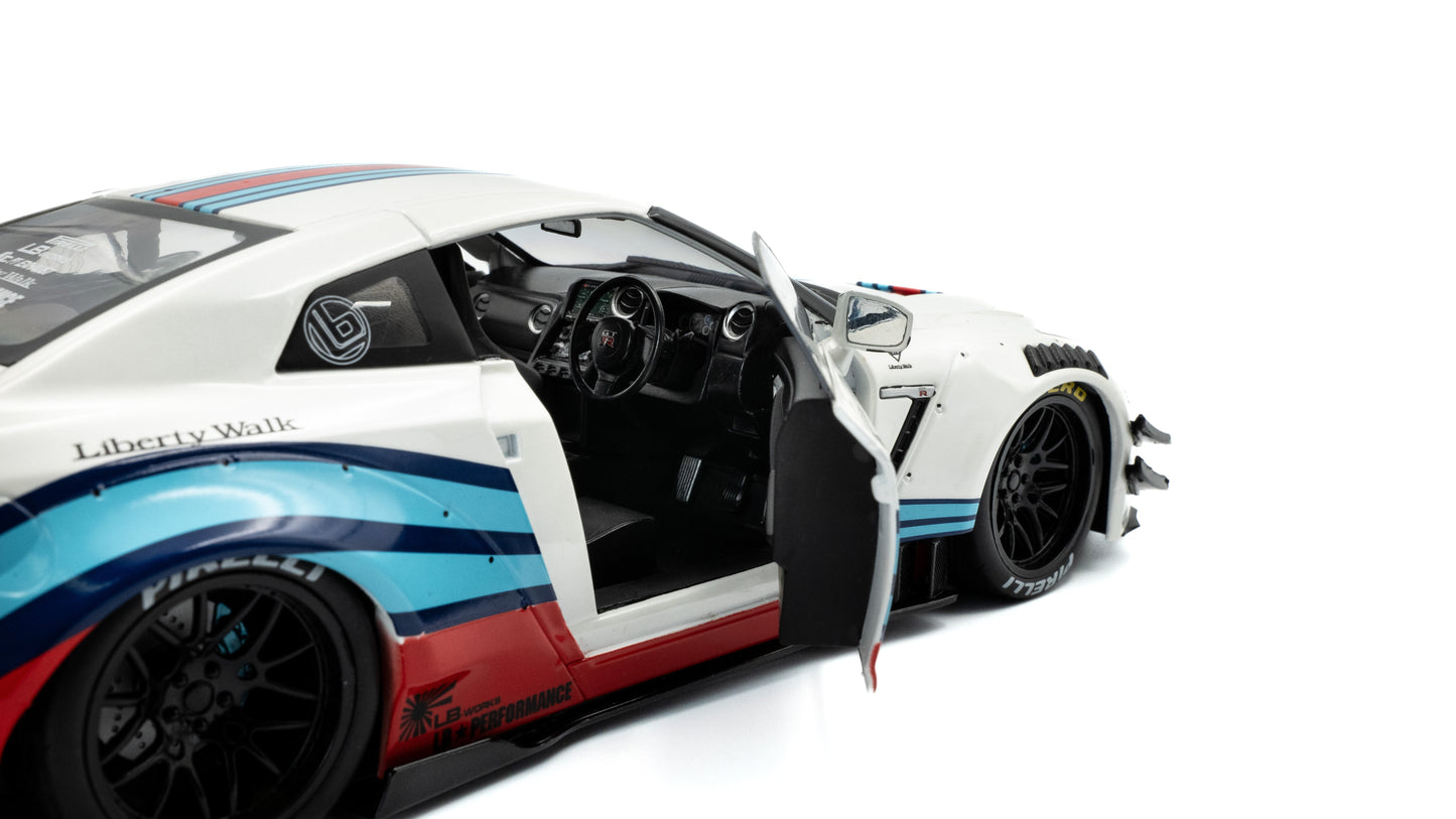 PRECOMMANDE - NISSAN GT-R (R35) W/ LIBERTY WALK BODY KIT 2.0 M 2024 - Solido - 1/18
