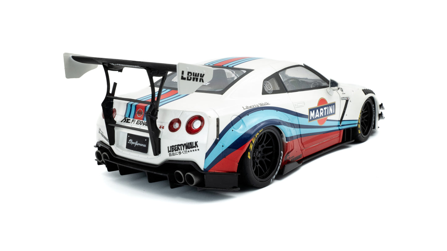 PRECOMMANDE - NISSAN GT-R (R35) W/ LIBERTY WALK BODY KIT 2.0 M 2024 - Solido - 1/18