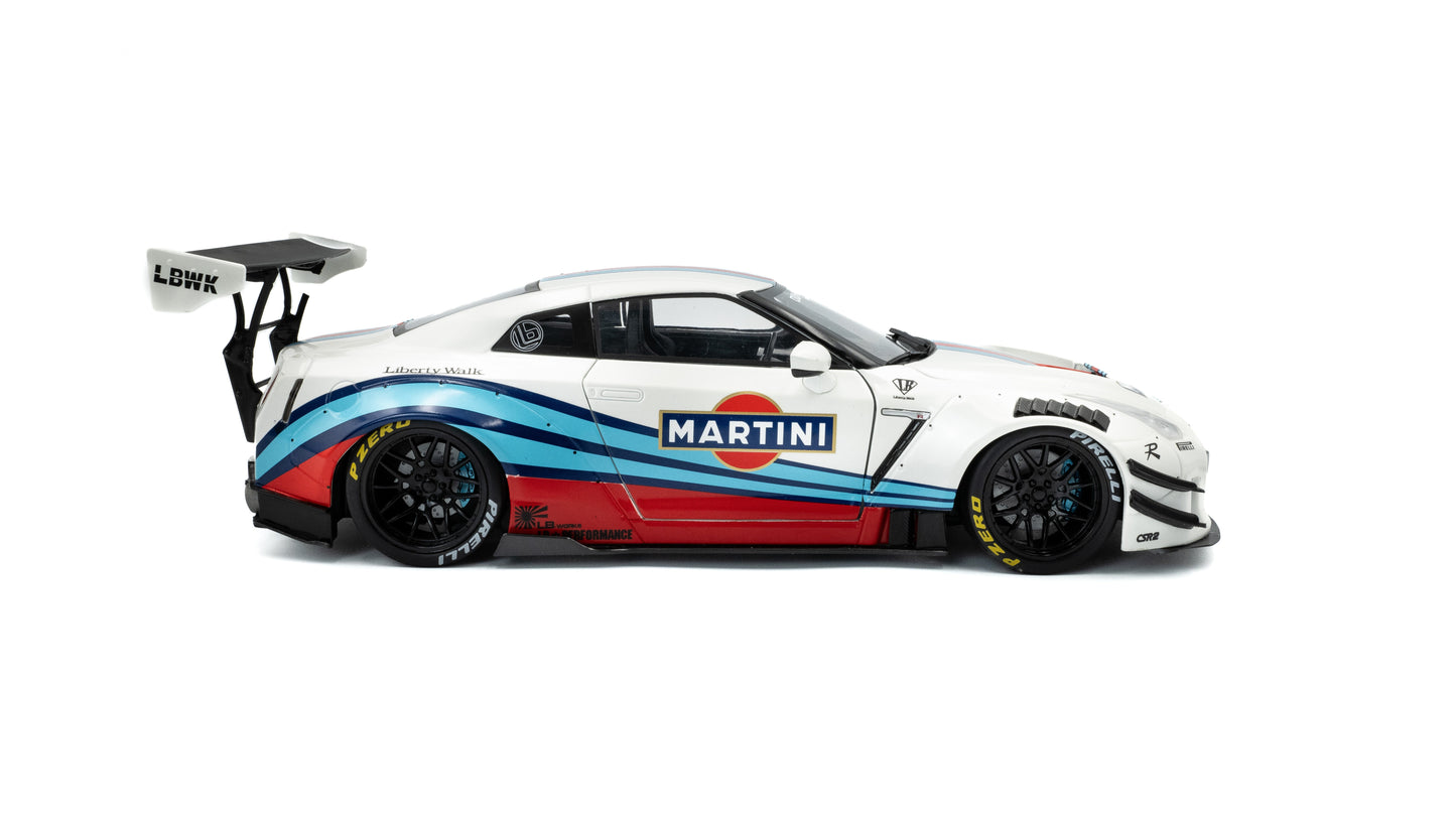 PRECOMMANDE - NISSAN GT-R (R35) W/ LIBERTY WALK BODY KIT 2.0 M 2024 - Solido - 1/18