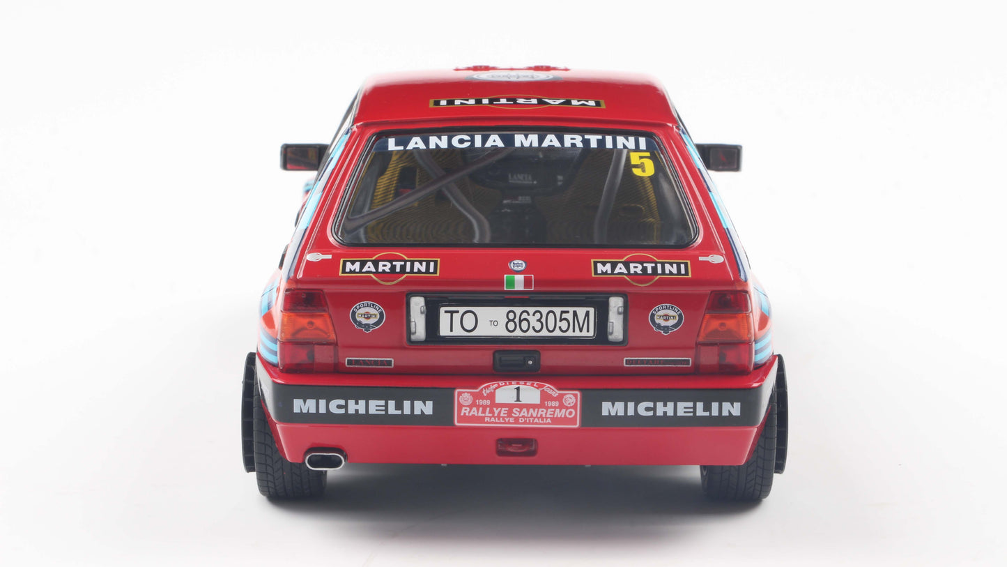Précommande - LANCIA DELTA HF INTEGRALE RED #1 M.BIASION / T.SIVIERO RALLY SAN REMO 1989 - Solido - 1/18