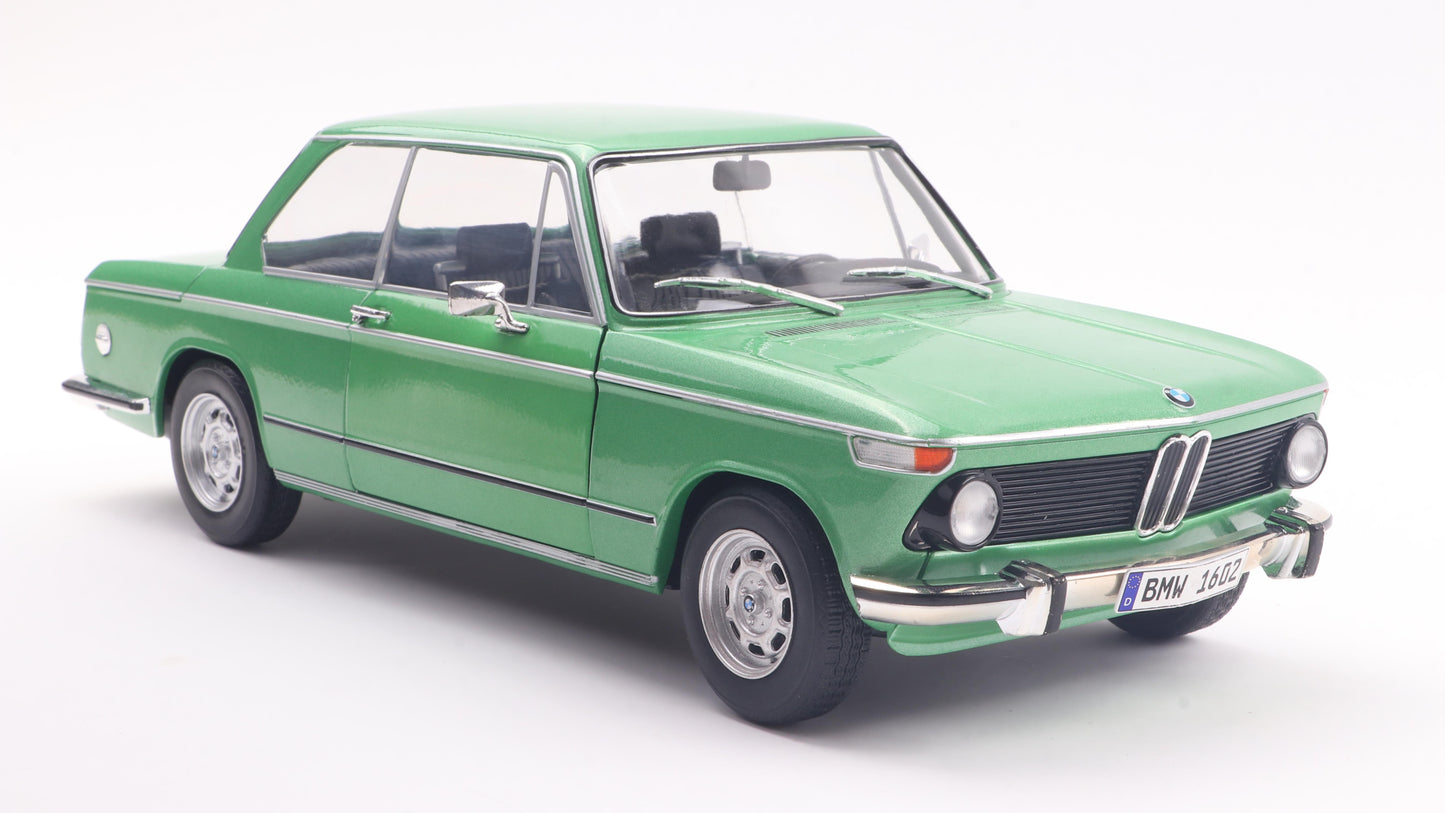 PRECOMMANDE - BMW 1602 TAIGA 1971 - Solido - 1/18