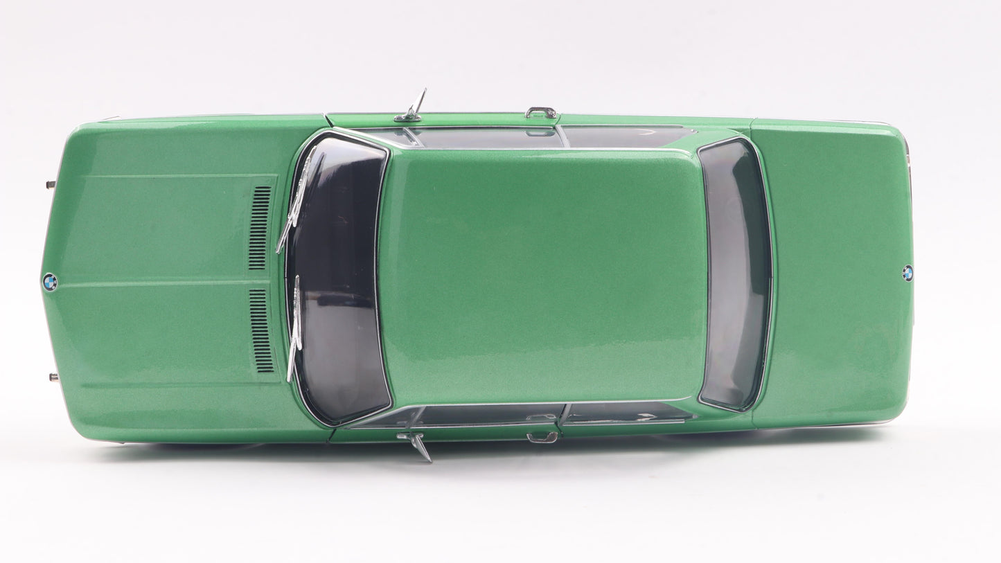 PRECOMMANDE - BMW 1602 TAIGA 1971 - Solido - 1/18