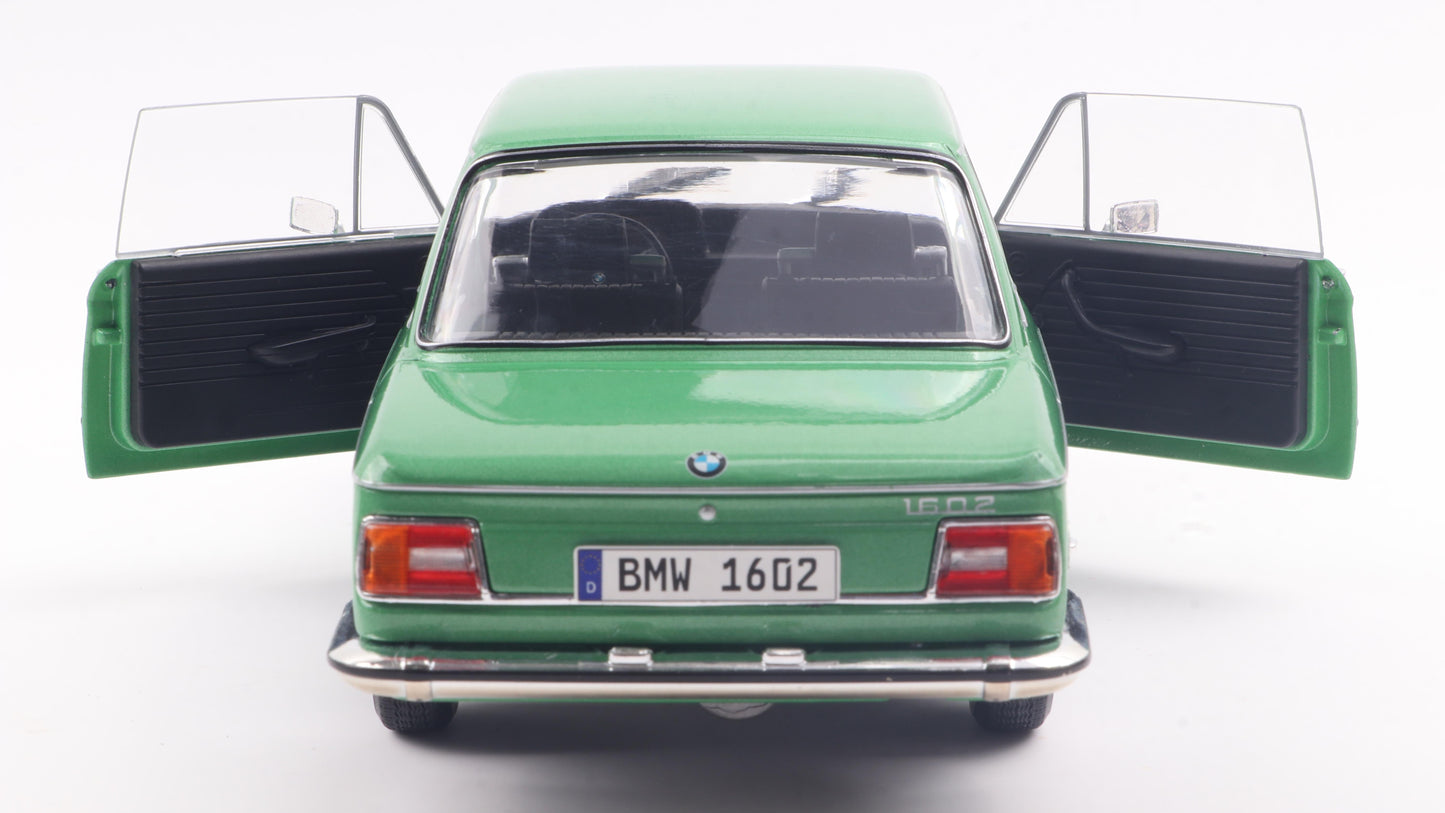 PRECOMMANDE - BMW 1602 TAIGA 1971 - Solido - 1/18