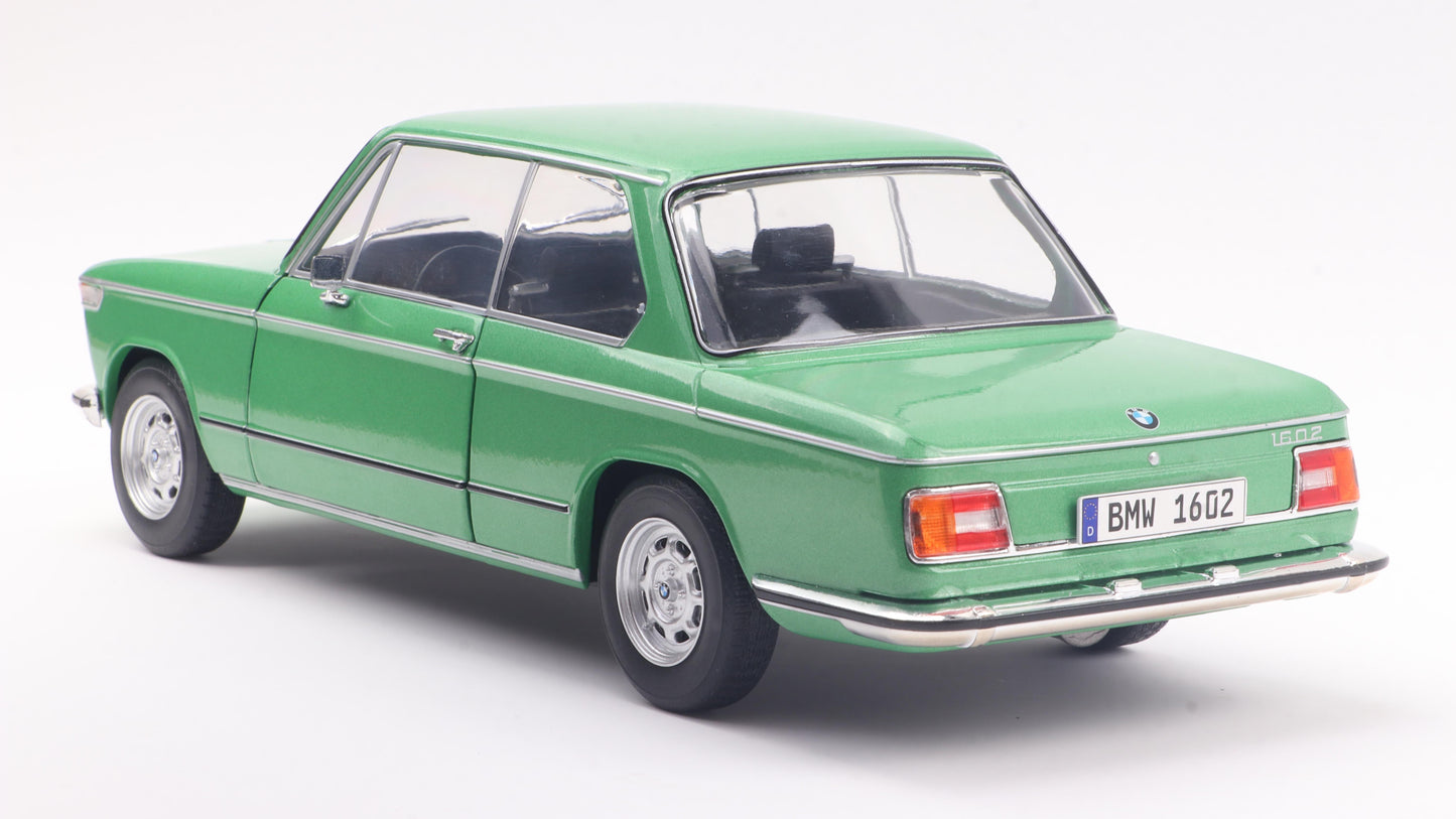 PRECOMMANDE - BMW 1602 TAIGA 1971 - Solido - 1/18