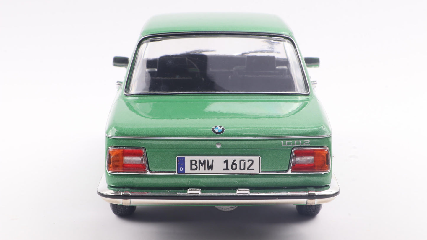 PRECOMMANDE - BMW 1602 TAIGA 1971 - Solido - 1/18