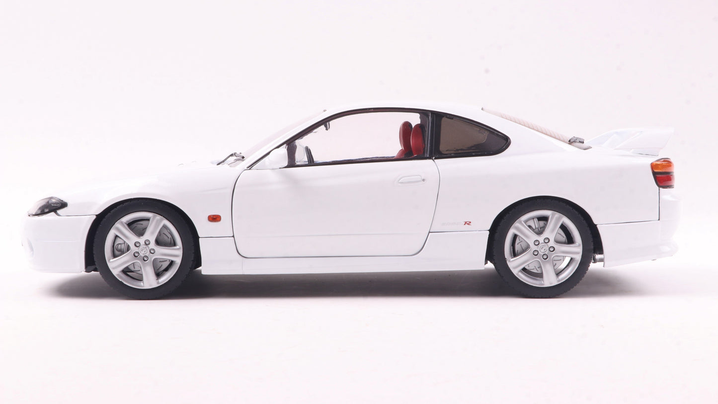 Nissan Silvia S15 Spec-R Aero Aspen White 1999 - Solido - 1/18