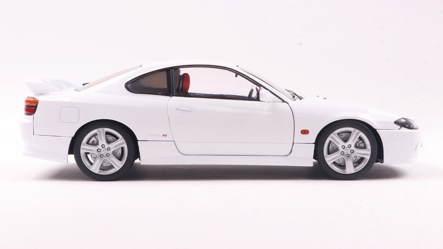 Nissan Silvia S15 Spec-R Aero Aspen White 1999 - Solido - 1/18