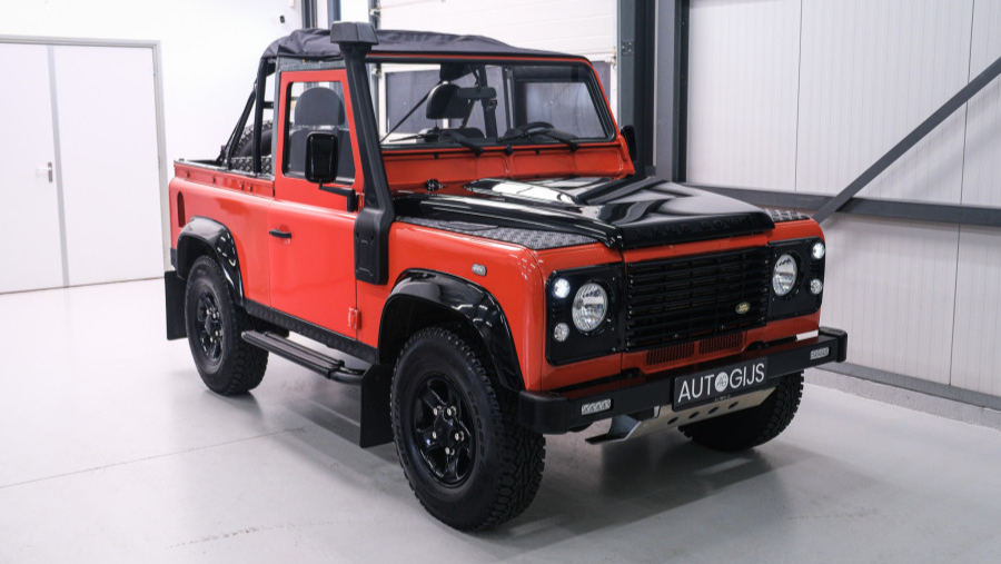 PRECOMMANDE - LAND ROVER DEFENDER 90 CONVERTIBLE ORANGE 2016 - Solido - 1/18