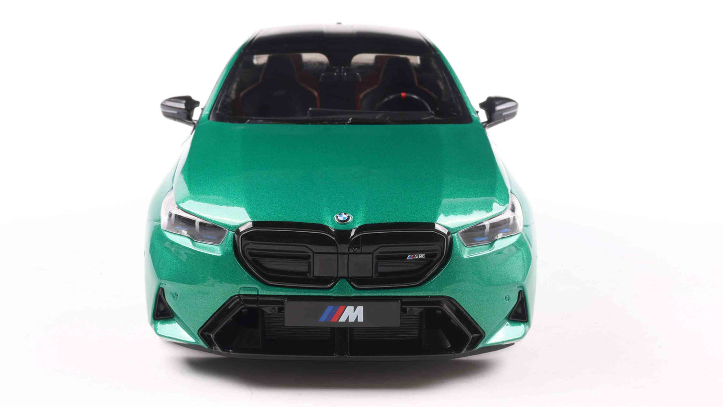 PRECOMMANDE - BMW M5 M ISLE OF MAN GREEN METALLIC 2025 - Solido - 1/18