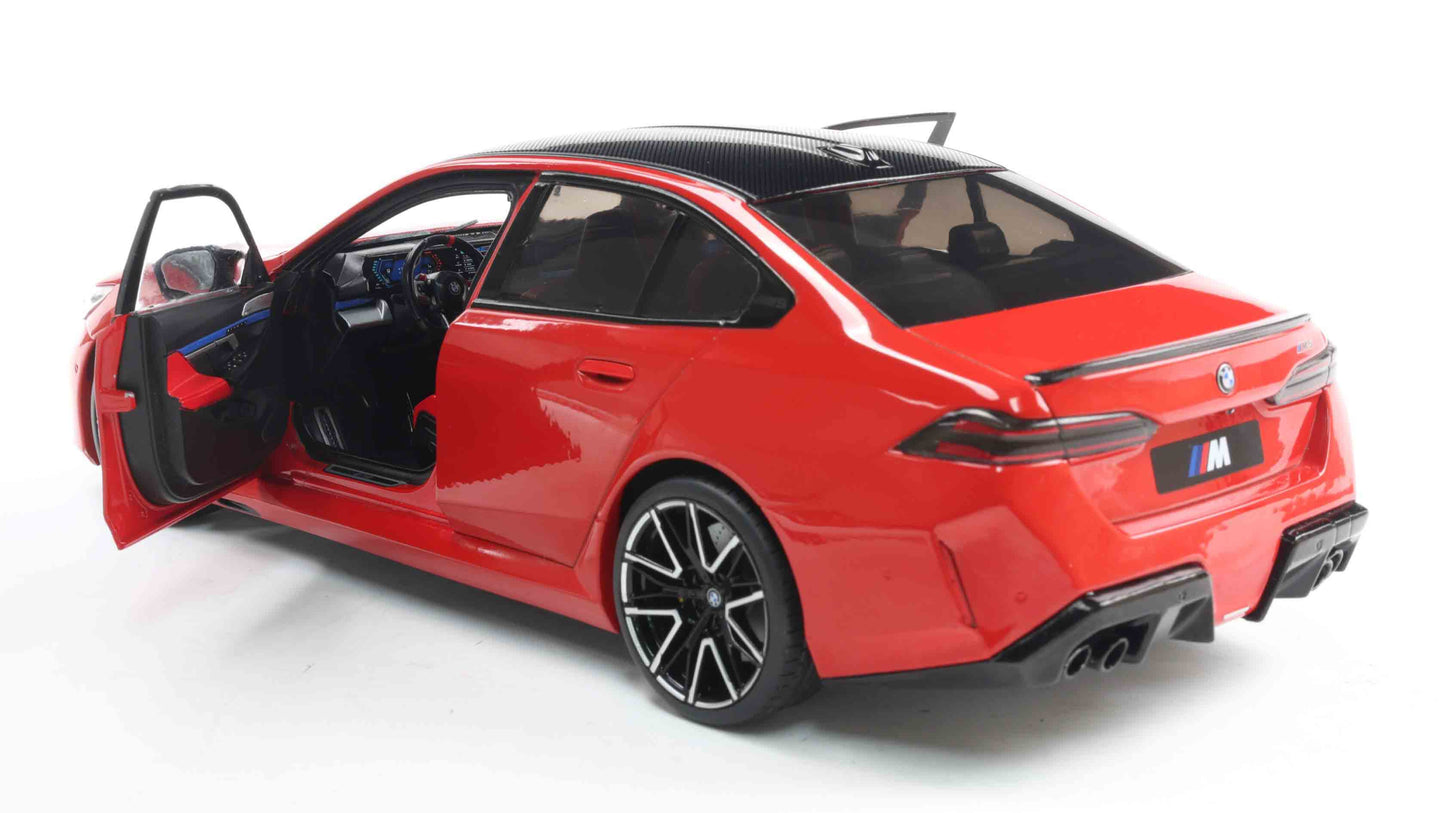 PRECOMMANDE - BMW M5 FIRE RED 2025 - Solido - 1/18
