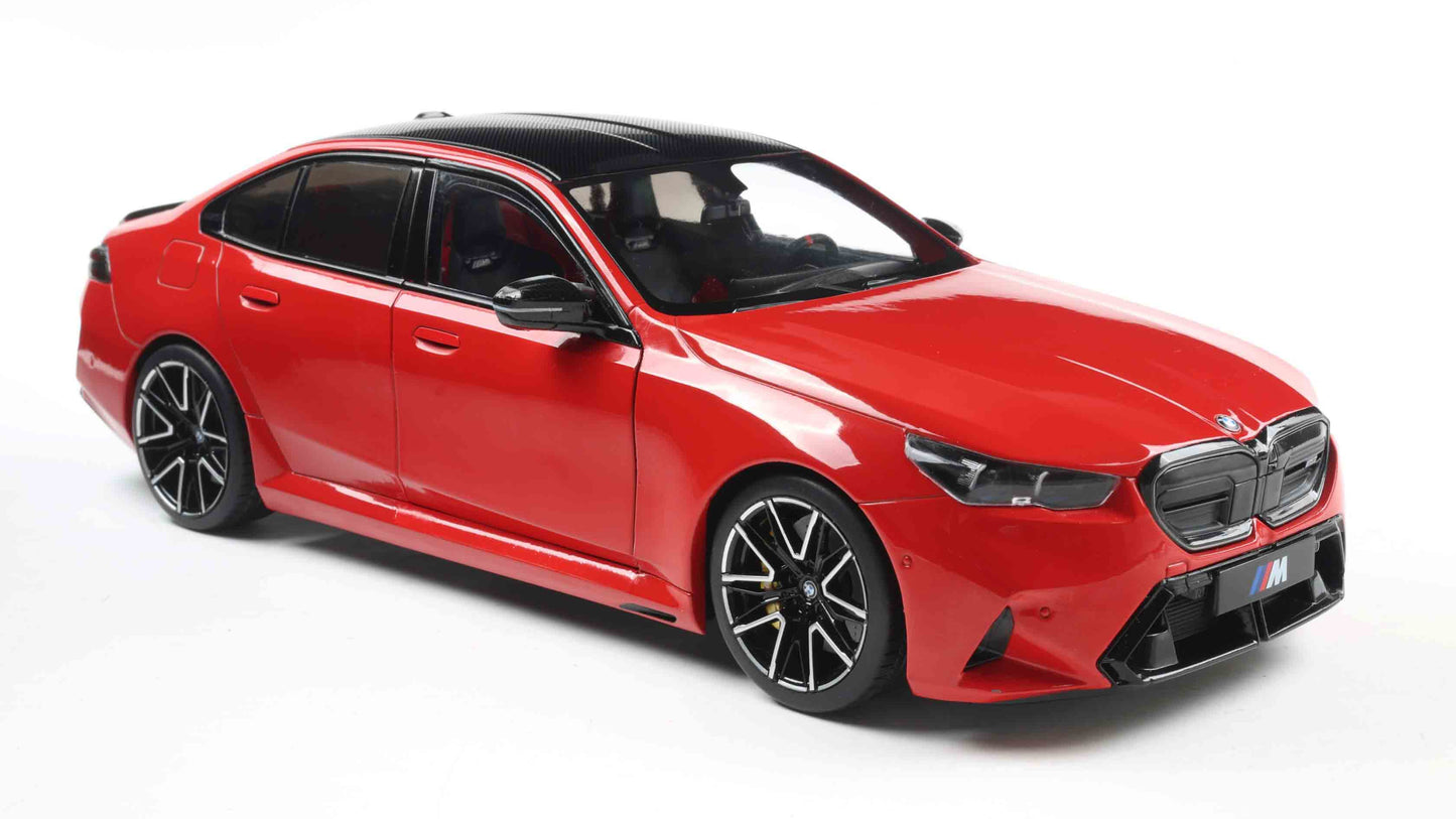 PRECOMMANDE - BMW M5 FIRE RED 2025 - Solido - 1/18