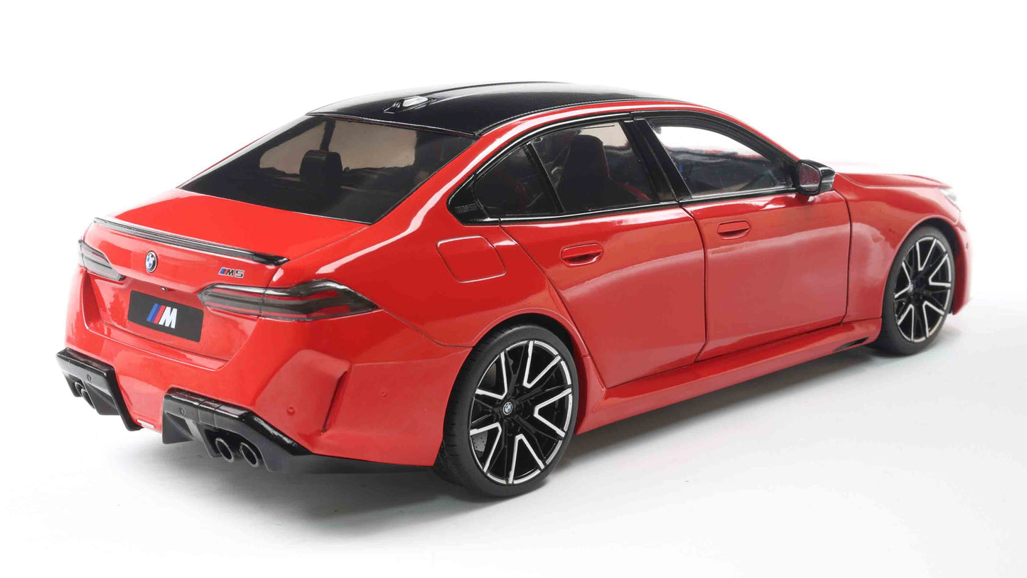 PRECOMMANDE - BMW M5 FIRE RED 2025 - Solido - 1/18