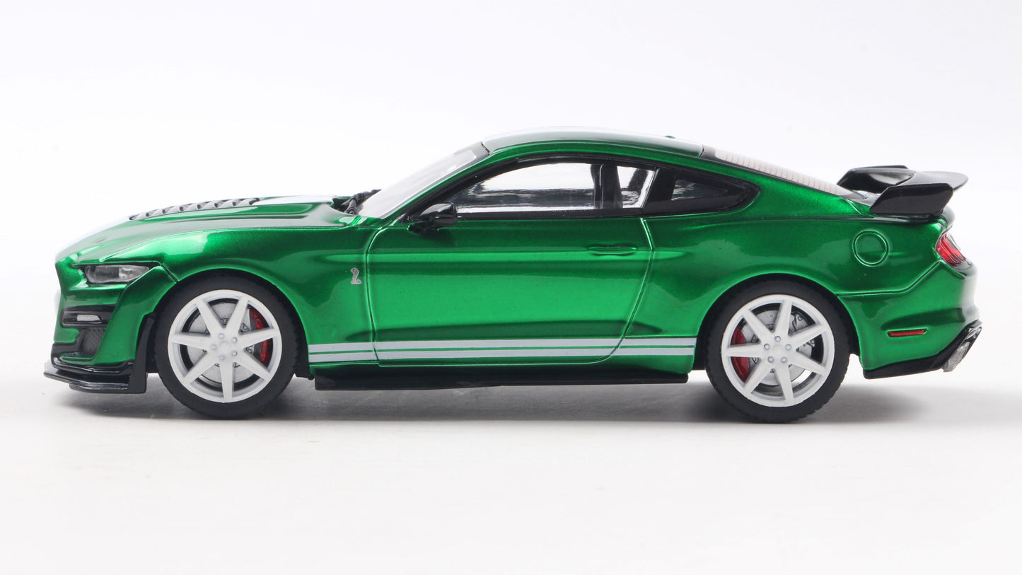 PRECOMMANDE - SHELBY MUSTANG GT500 ERUPTION GREEN METALLIC W/WHITE STRIPES 2020 - Solido - 1/43