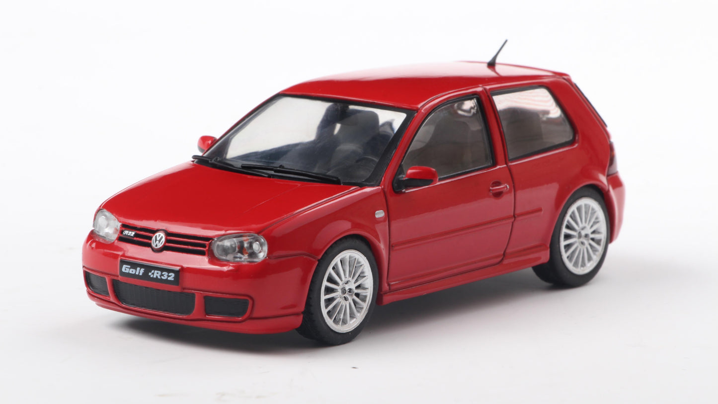 Volkswagen Golf IV R32 Rouge - Solido - 1/43