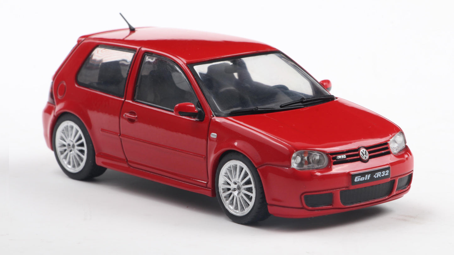 Volkswagen Golf IV R32 Rouge - Solido - 1/43