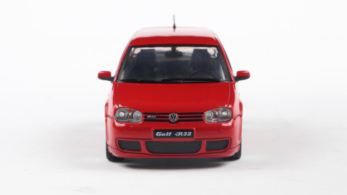 Volkswagen Golf IV R32 Rouge - Solido - 1/43