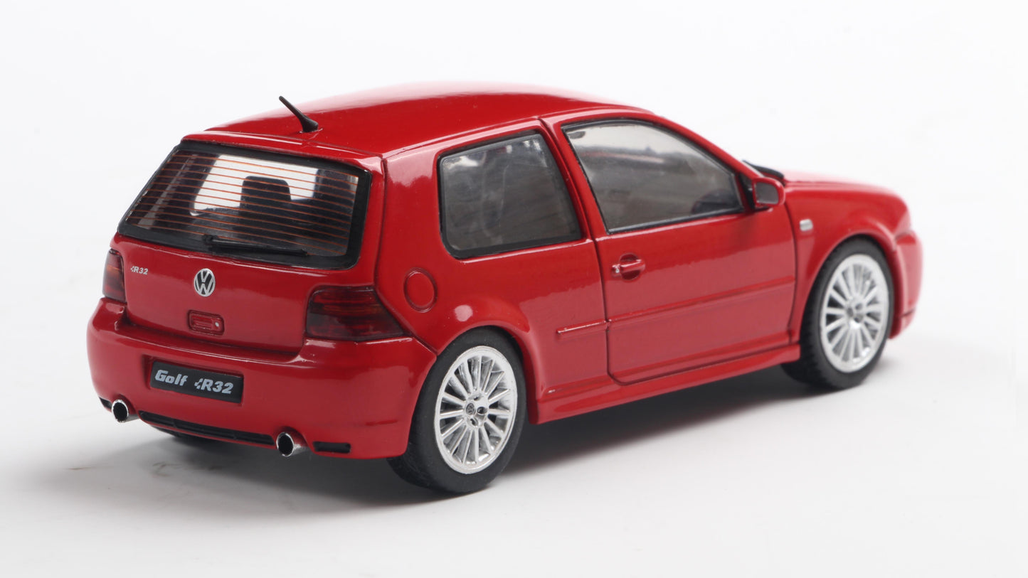 Volkswagen Golf IV R32 Rouge - Solido - 1/43