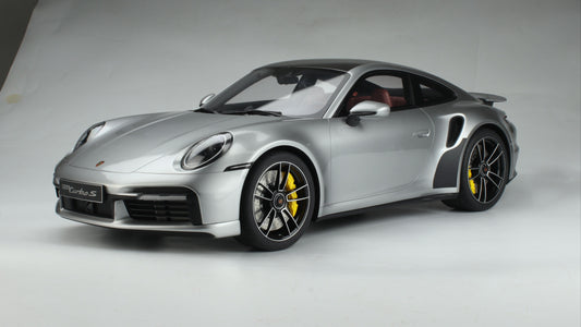 PRECOMMANDE - PORSCHE 911 [992.1] TURBO S SILVER 2020 - GT Spirit - 1/8