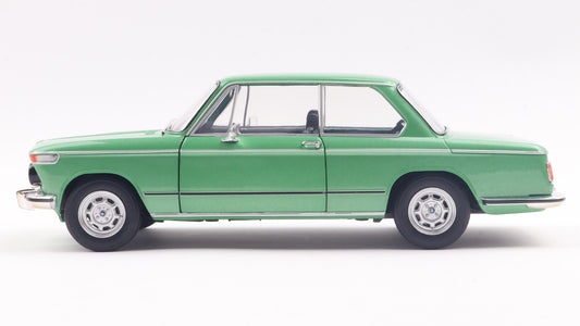 PRECOMMANDE - BMW 1602 TAIGA 1971 - Solido - 1/18