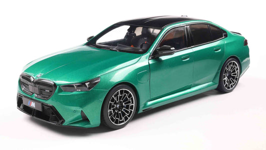 PRECOMMANDE - BMW M5 M ISLE OF MAN GREEN METALLIC 2025 - Solido - 1/18