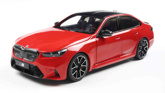 PRECOMMANDE - BMW M5 FIRE RED 2025 - Solido - 1/18