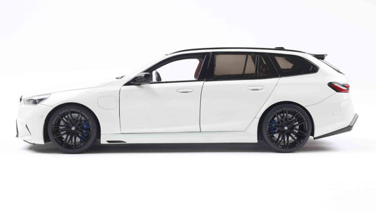 PRECOMMANDE - BMW M5 TOURING ALPINE WHITE 2025 - Solido - 1/18