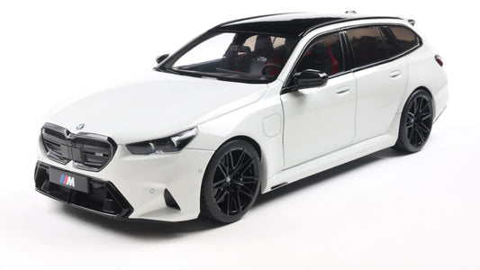 PRECOMMANDE - BMW M5 TOURING ALPINE WHITE 2025 - Solido - 1/18