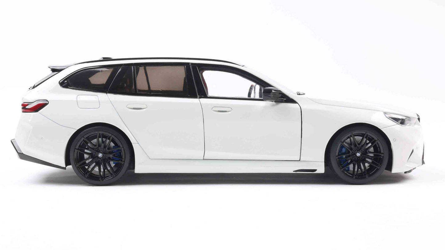 PRECOMMANDE - BMW M5 TOURING ALPINE WHITE 2025 - Solido - 1/18