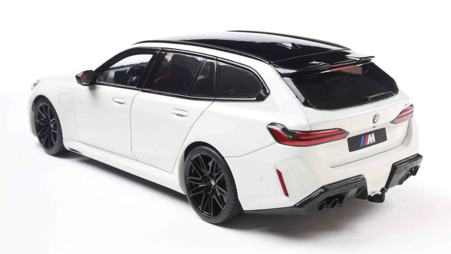 PRECOMMANDE - BMW M5 TOURING ALPINE WHITE 2025 - Solido - 1/18